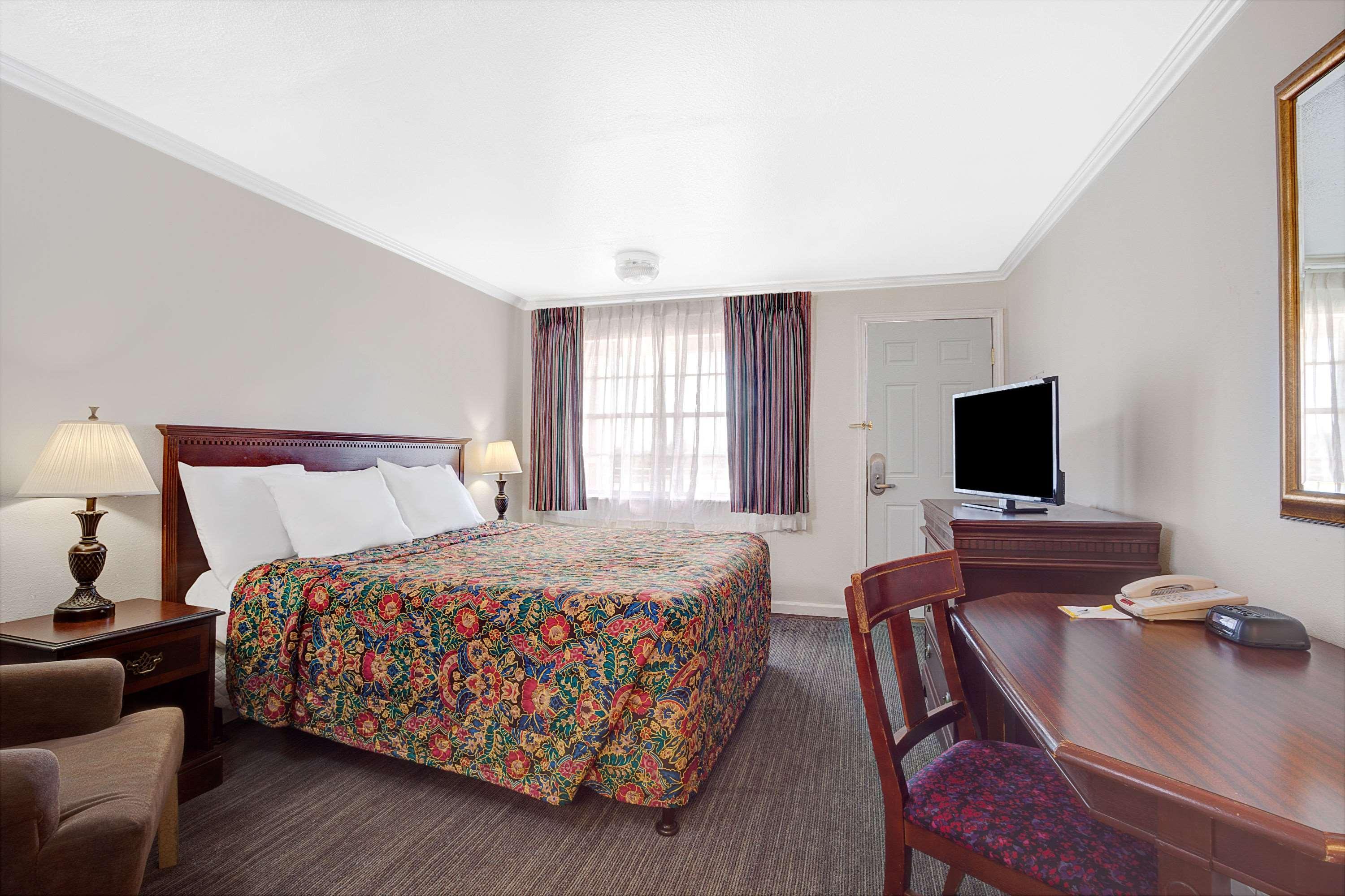 Days Inn By Wyndham Everett Ngoại thất bức ảnh