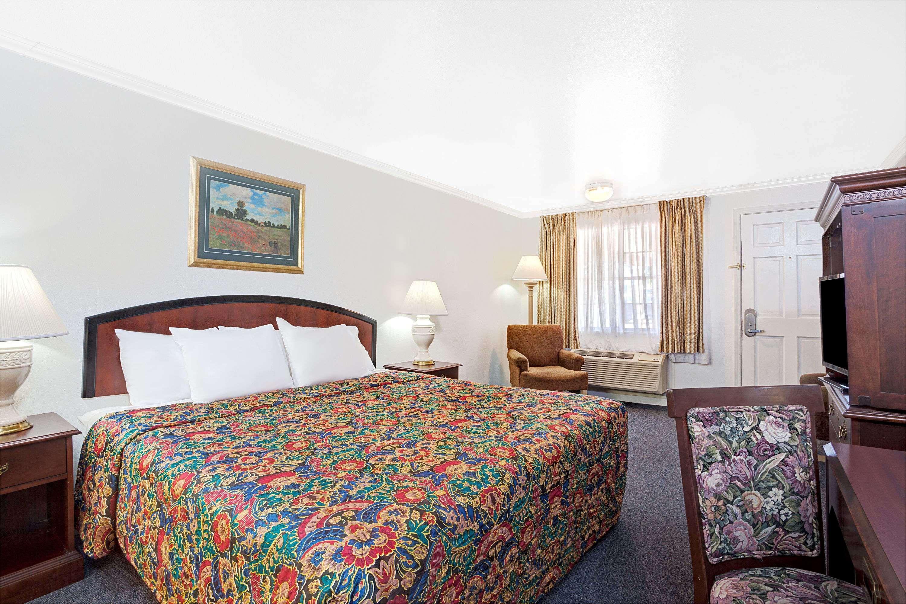 Days Inn By Wyndham Everett Ngoại thất bức ảnh